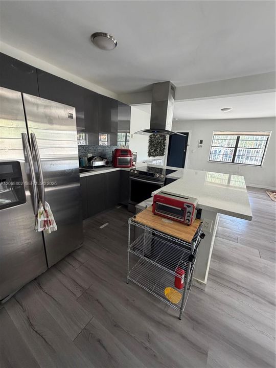 For Sale: $689,000 (3 beds, 2 baths, 1440 Square Feet)