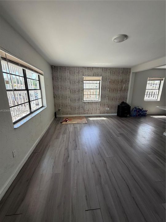For Sale: $689,000 (3 beds, 2 baths, 1440 Square Feet)