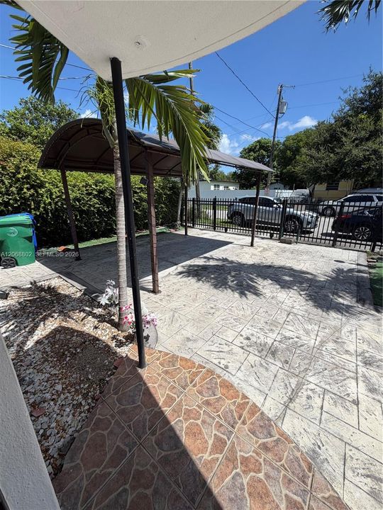 For Sale: $689,000 (3 beds, 2 baths, 1440 Square Feet)