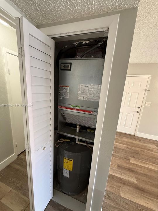 For Sale: $269,000 (2 beds, 2 baths, 918 Square Feet)
