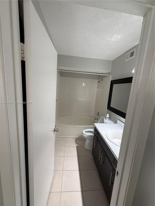 For Sale: $269,000 (2 beds, 2 baths, 918 Square Feet)