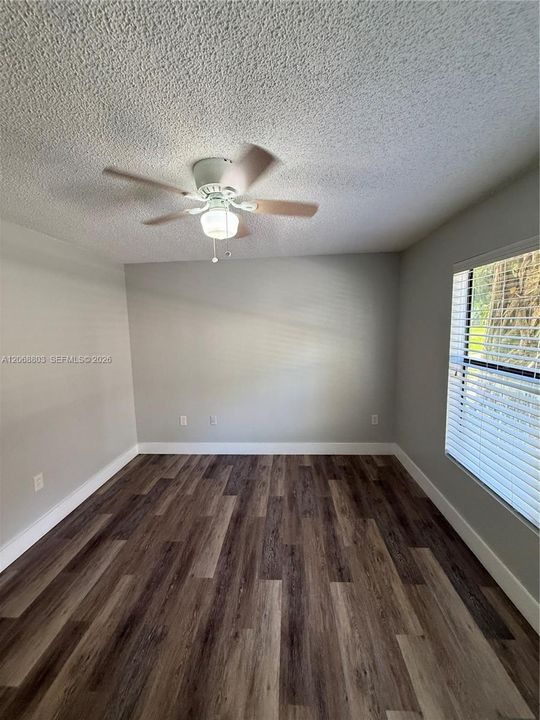 For Sale: $269,000 (2 beds, 2 baths, 918 Square Feet)