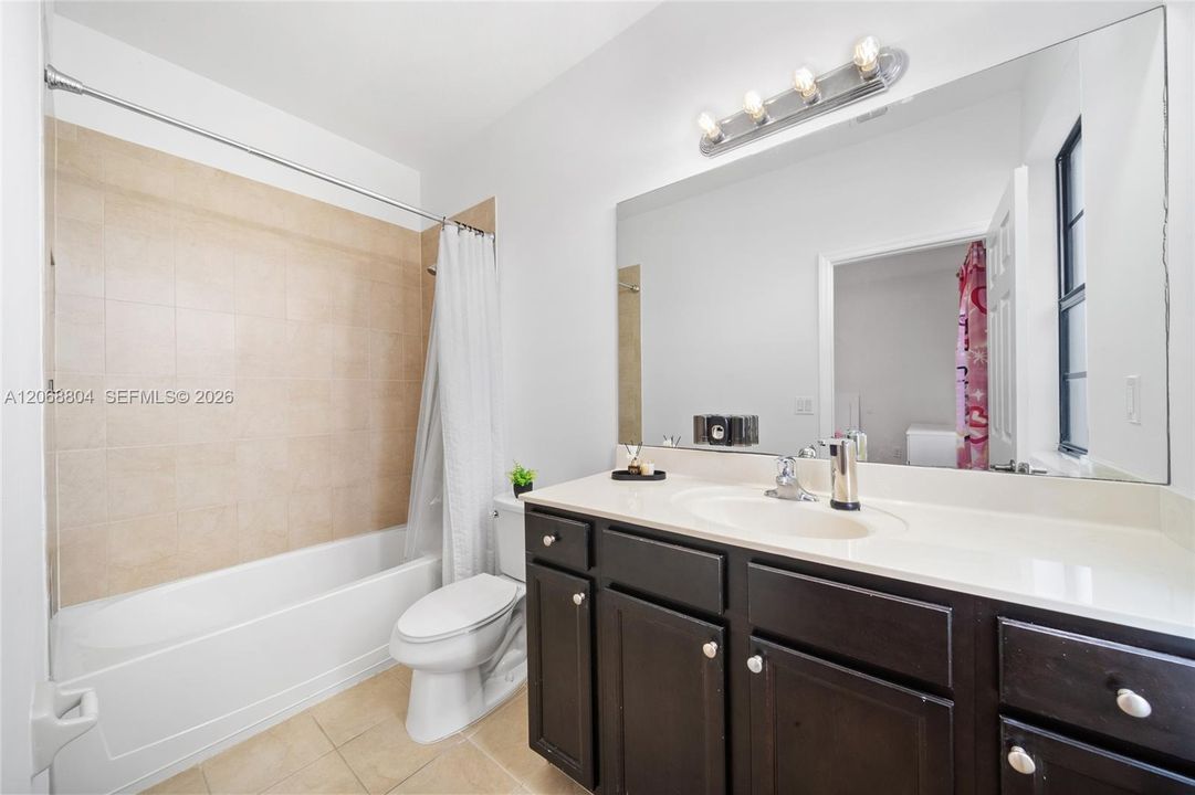For Sale: $465,000 (2 beds, 2 baths, 1416 Square Feet)