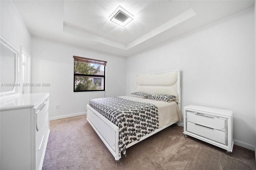 For Sale: $465,000 (2 beds, 2 baths, 1416 Square Feet)