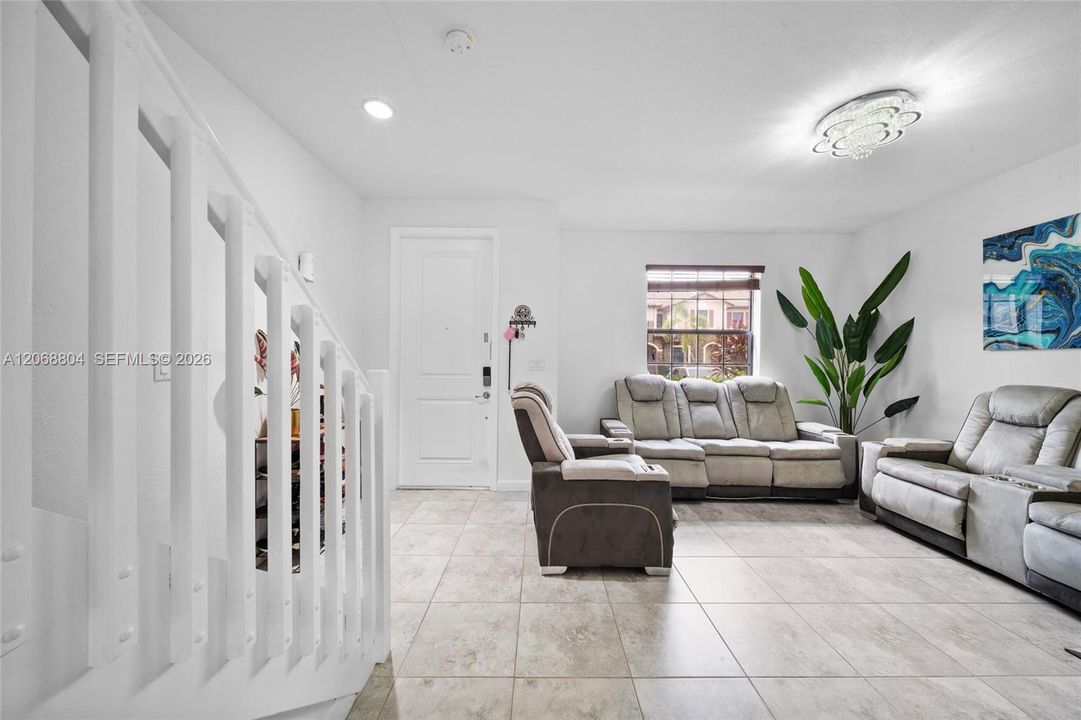 For Sale: $465,000 (2 beds, 2 baths, 1416 Square Feet)