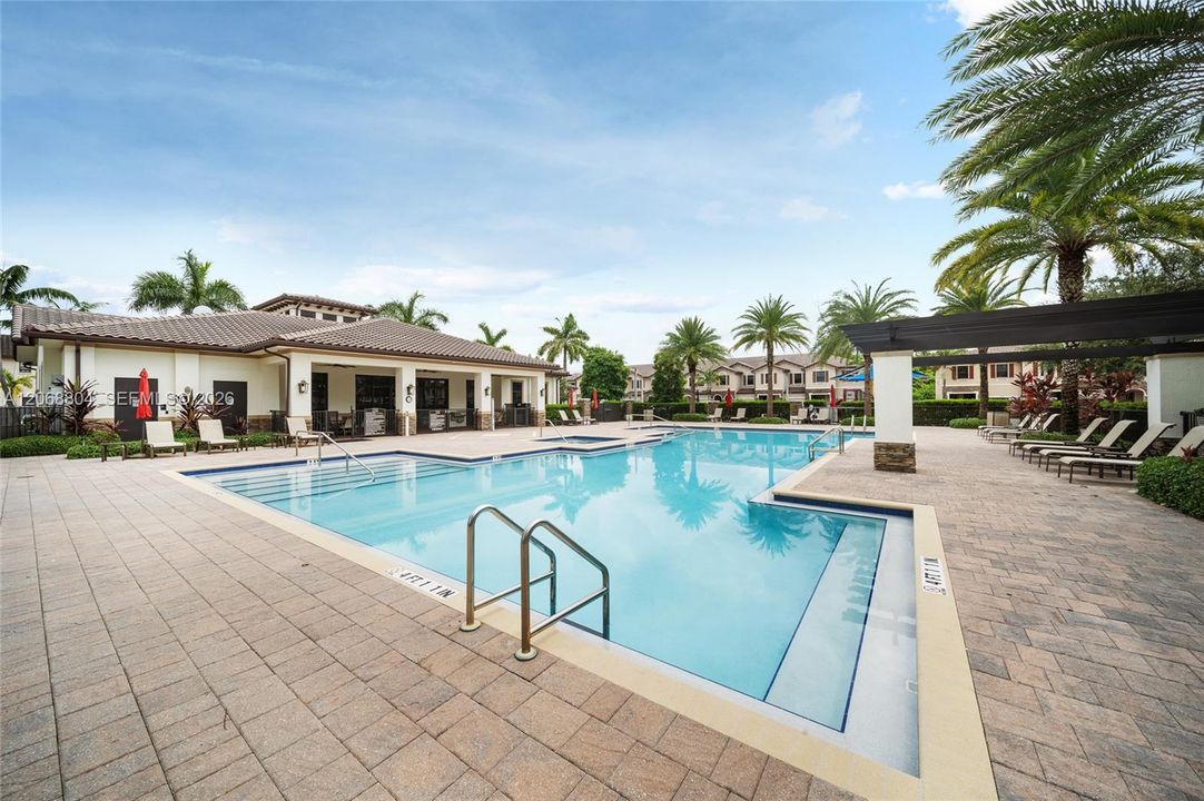 For Sale: $465,000 (2 beds, 2 baths, 1416 Square Feet)