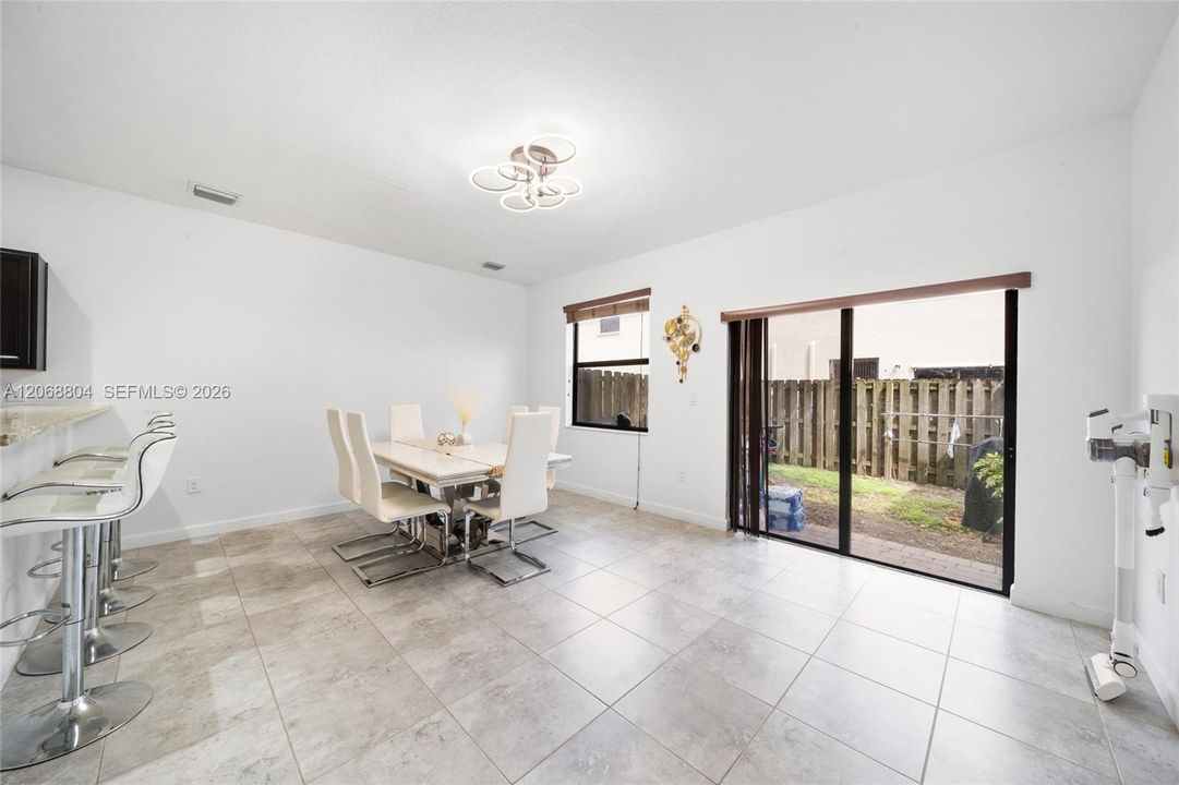 For Sale: $465,000 (2 beds, 2 baths, 1416 Square Feet)