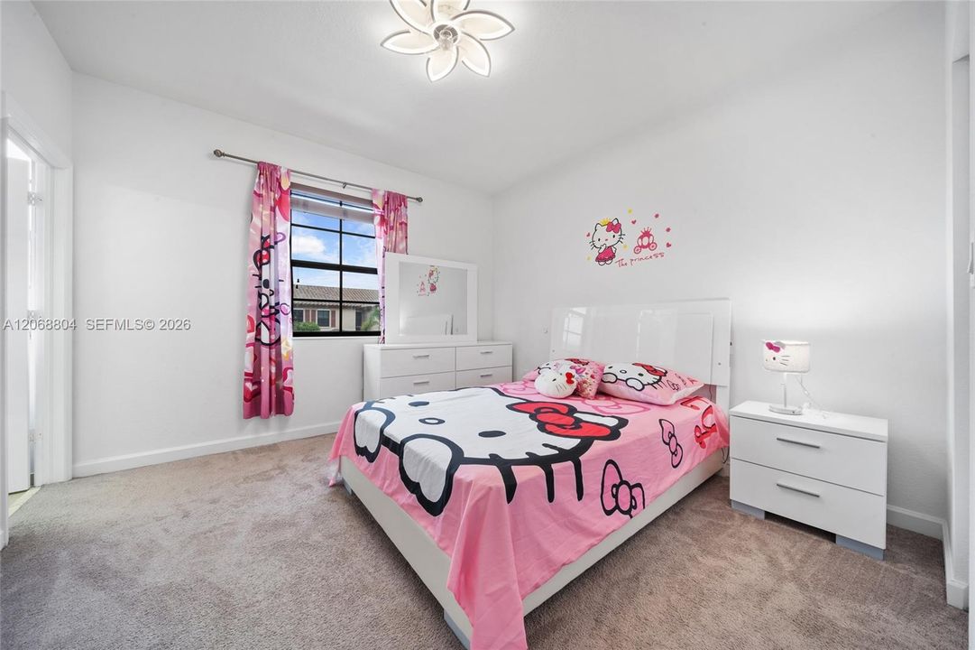 For Sale: $465,000 (2 beds, 2 baths, 1416 Square Feet)