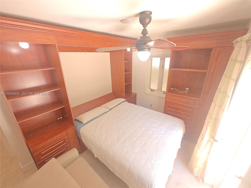 В аренду: $10,900 (4 спален, 3 ванн, 1979 Квадратных фут)