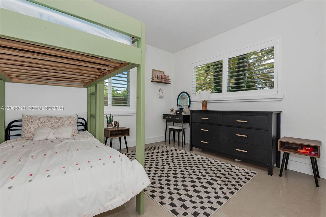 На продажу: $849,000 (3 спален, 2 ванн, 1914 Квадратных фут)