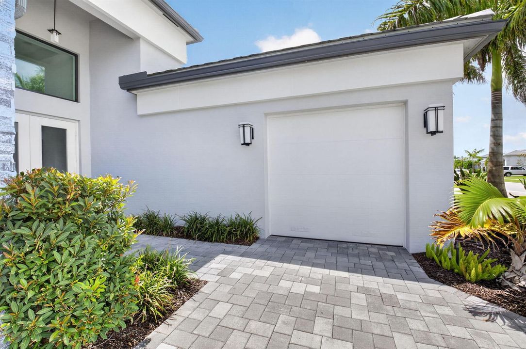 Additional One Car Garage
