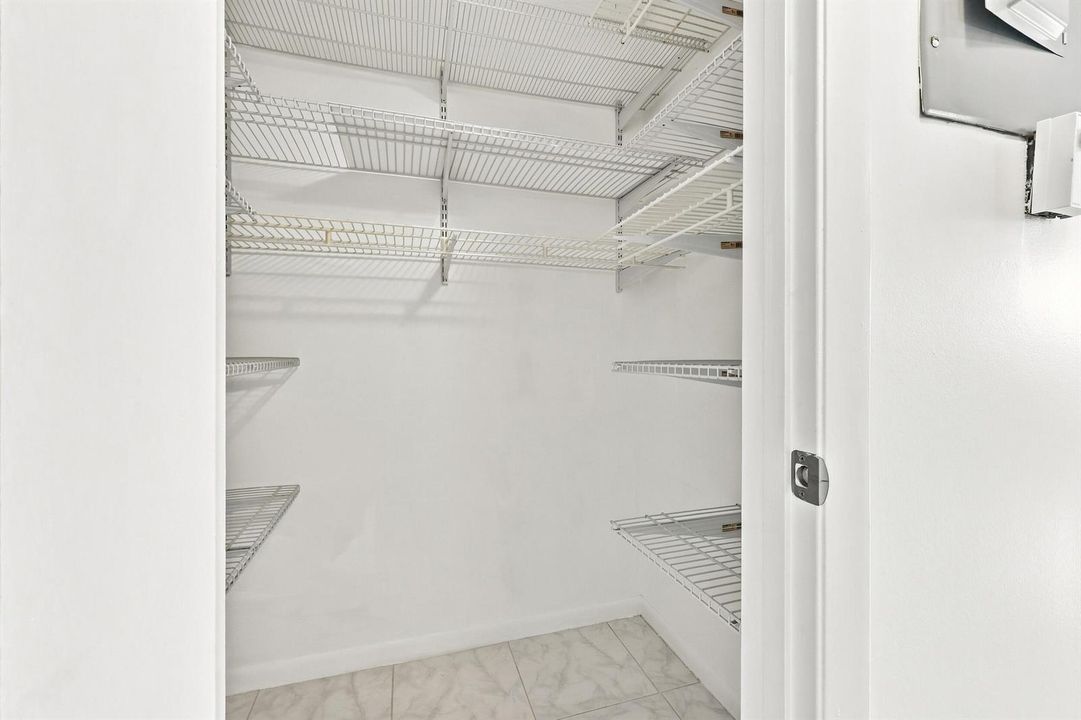 Walk-in Closet