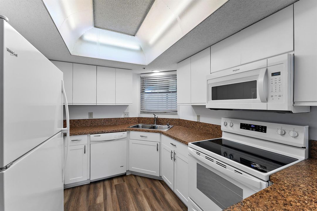 003-700UnoLagoDr-404-NorthPalmBeach-FL-3