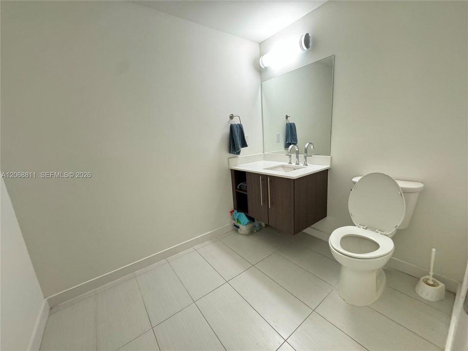 For Sale: $570,000 (3 beds, 3 baths, 1556 Square Feet)