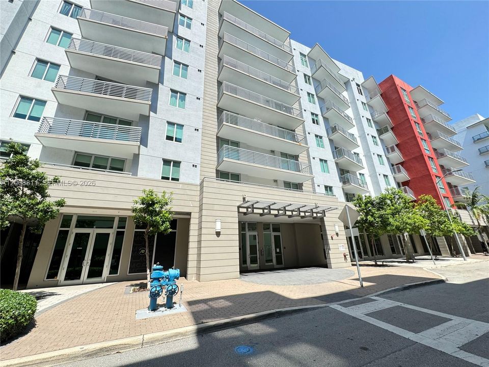 For Sale: $570,000 (3 beds, 3 baths, 1556 Square Feet)