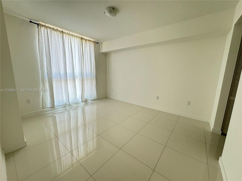 For Sale: $570,000 (3 beds, 3 baths, 1556 Square Feet)
