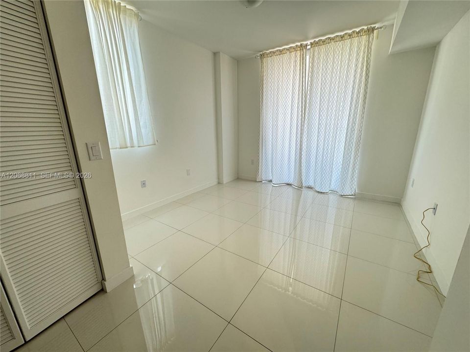 For Sale: $570,000 (3 beds, 3 baths, 1556 Square Feet)