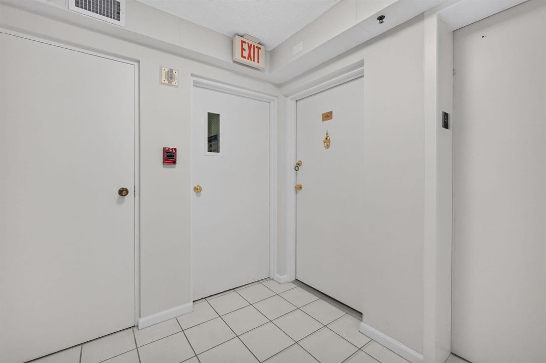 Entry Door to Unit