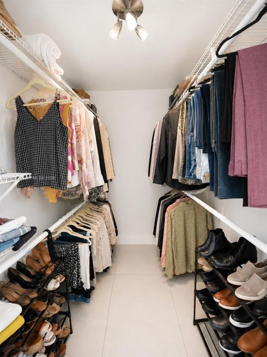 En Renta: $5,150 (4 camas, 2 baños, 1991 Pies cuadrados)