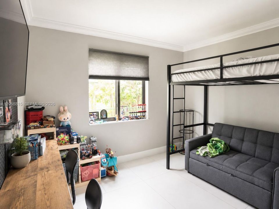 En Renta: $5,150 (4 camas, 2 baños, 1991 Pies cuadrados)