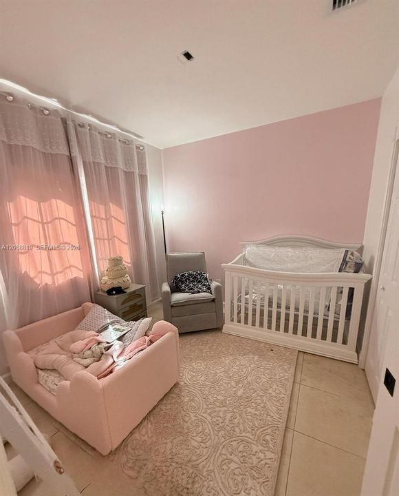 For Rent: $3,800 (3 beds, 2 baths, 1684 Square Feet)