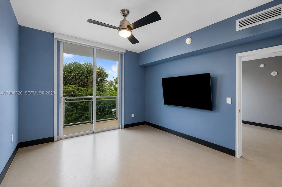 For Sale: $680,000 (2 beds, 2 baths, 1113 Square Feet)