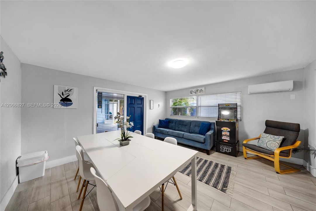 For Sale: $625,000 (3 beds, 2 baths, 1679 Square Feet)