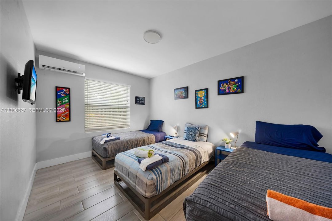 For Sale: $625,000 (3 beds, 2 baths, 1679 Square Feet)