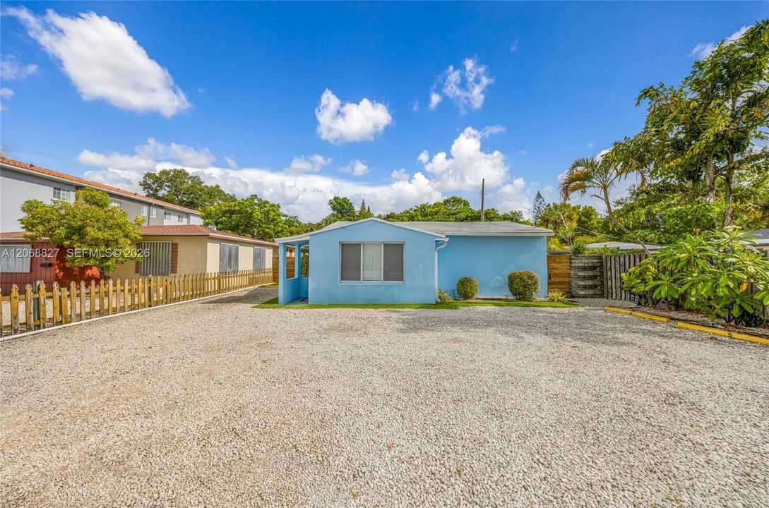 For Sale: $625,000 (3 beds, 2 baths, 1679 Square Feet)