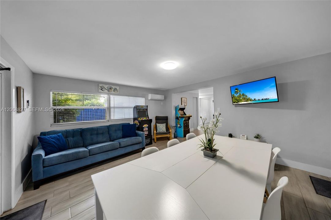 For Sale: $625,000 (3 beds, 2 baths, 1679 Square Feet)