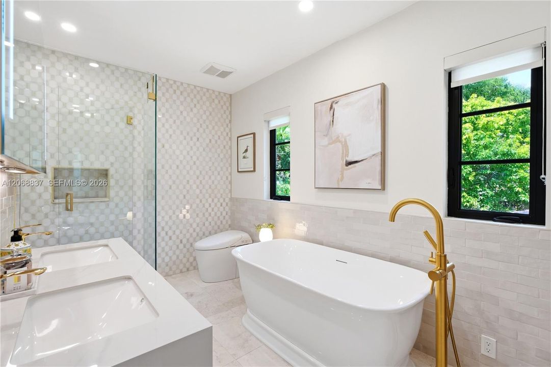 For Sale: $4,200,000 (5 beds, 4 baths, 3386 Square Feet)