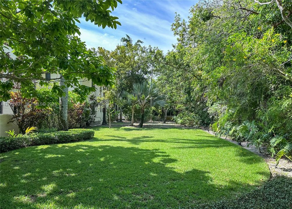 For Sale: $4,200,000 (5 beds, 4 baths, 3386 Square Feet)