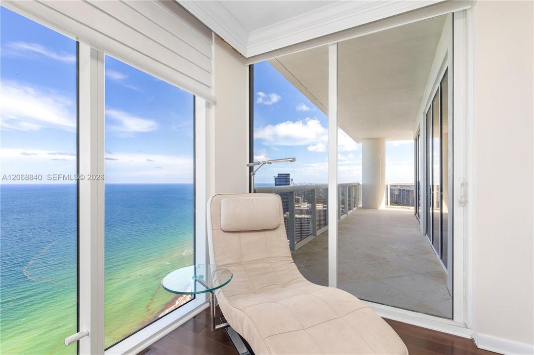 For Sale: $2,498,000 (3 beds, 4 baths, 2235 Square Feet)