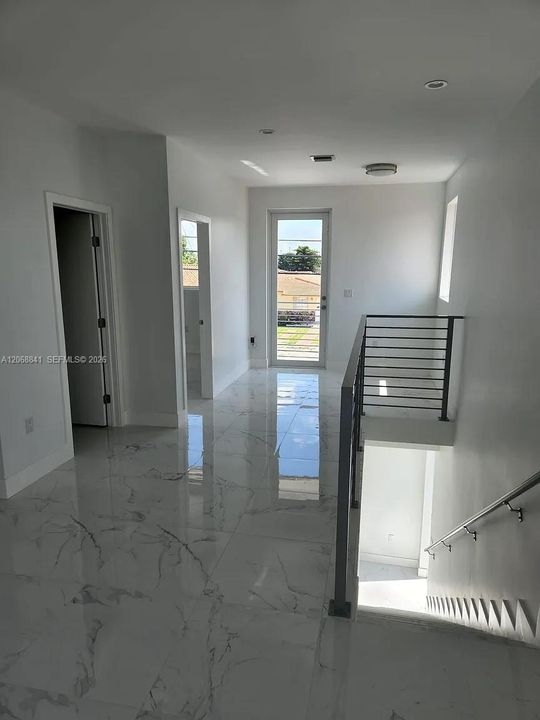 Recently Rented: $3,600 (3 beds, 4 baths, 1960 Square Feet)
