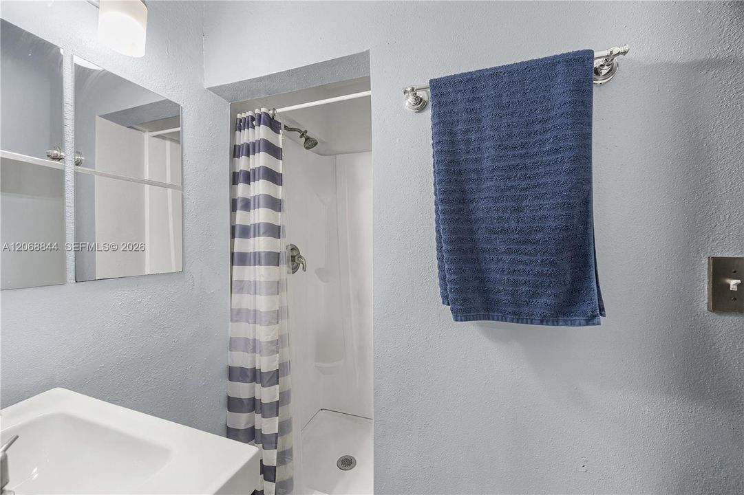 待售: $539,500 (4 贝兹, 3 浴室, 1584 平方英尺)