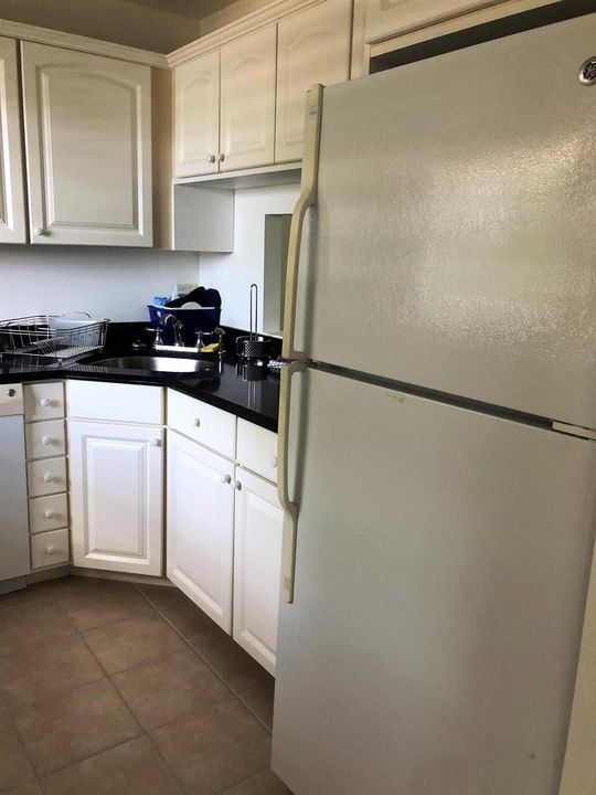 UPDATED BRIGHT KITCHEN
