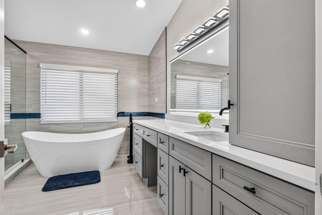 027-3725CypressLakeDrive-LakeWorth-FL-33