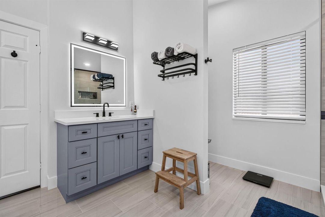 029-3725CypressLakeDrive-LakeWorth-FL-33