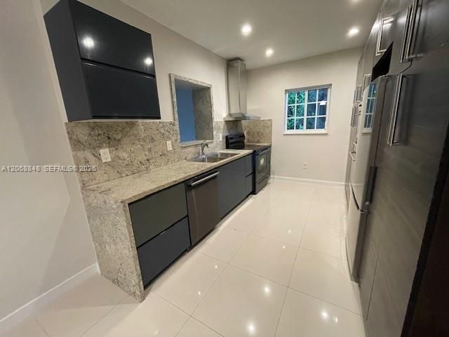 For Rent: $5,950 (3 beds, 2 baths, 2036 Square Feet)