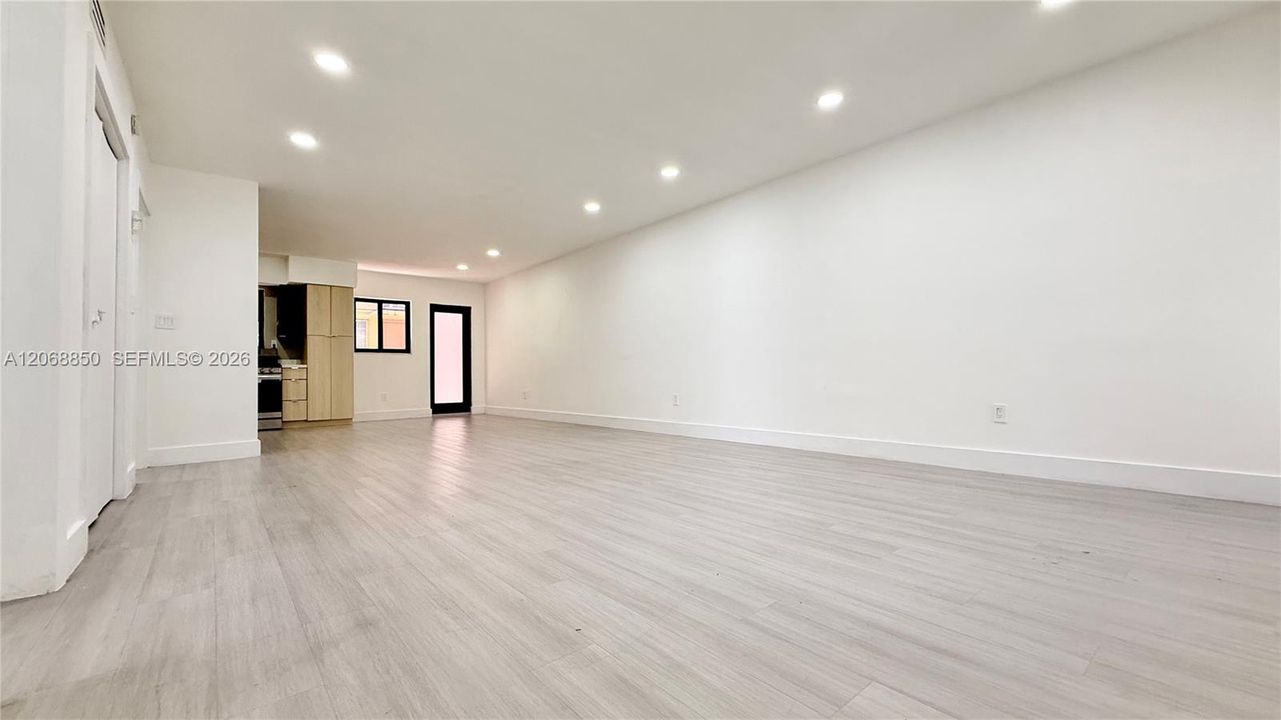 Active With Contract: $3,200 (2 beds, 2 baths, 1100 Square Feet)