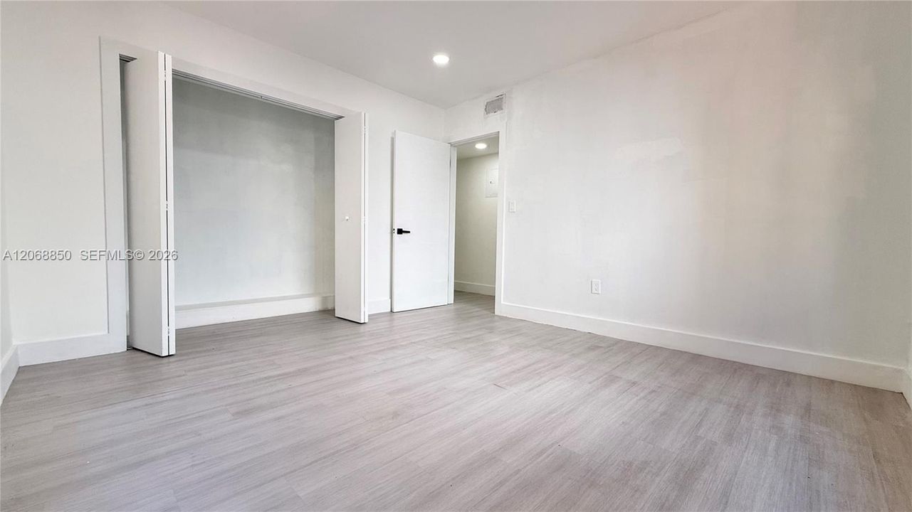 Active With Contract: $3,200 (2 beds, 2 baths, 1100 Square Feet)