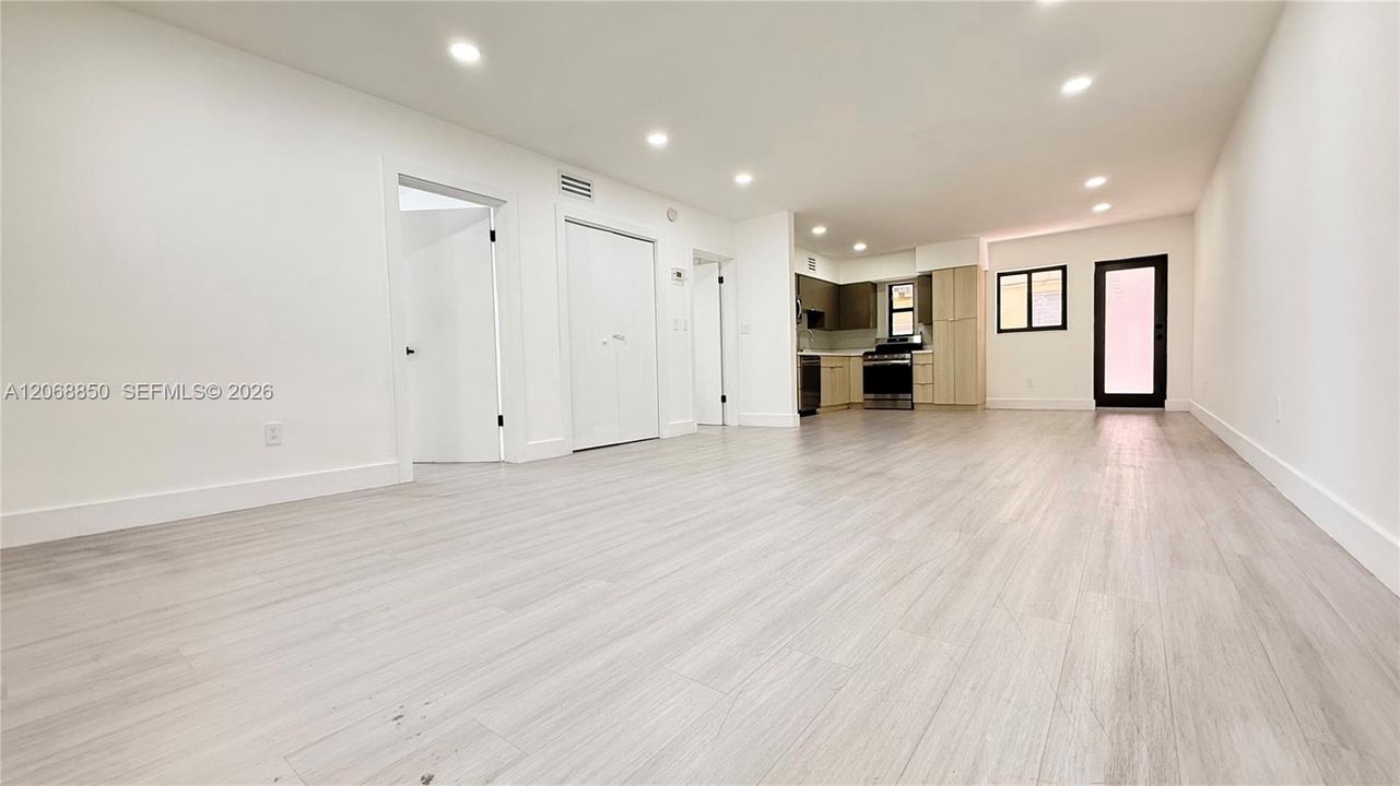 Active With Contract: $3,200 (2 beds, 2 baths, 1100 Square Feet)