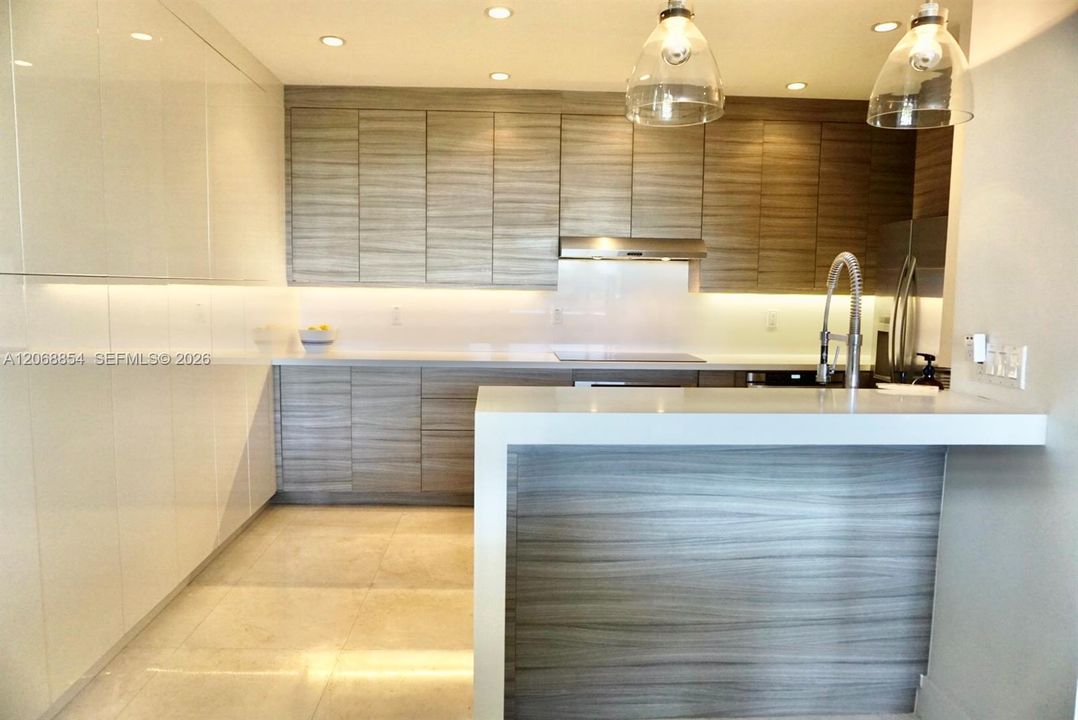 В аренду: $5,000 (2 спален, 2 ванн, 1532 Квадратных фут)