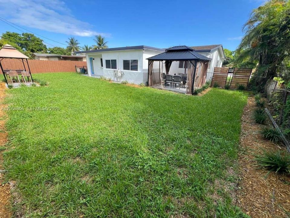For Sale: $589,000 (5 beds, 4 baths, 1850 Square Feet)