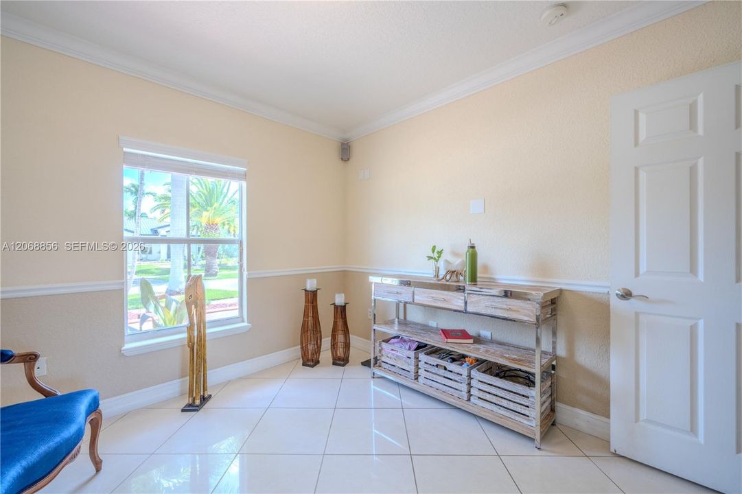 For Sale: $989,000 (4 beds, 3 baths, 2607 Square Feet)