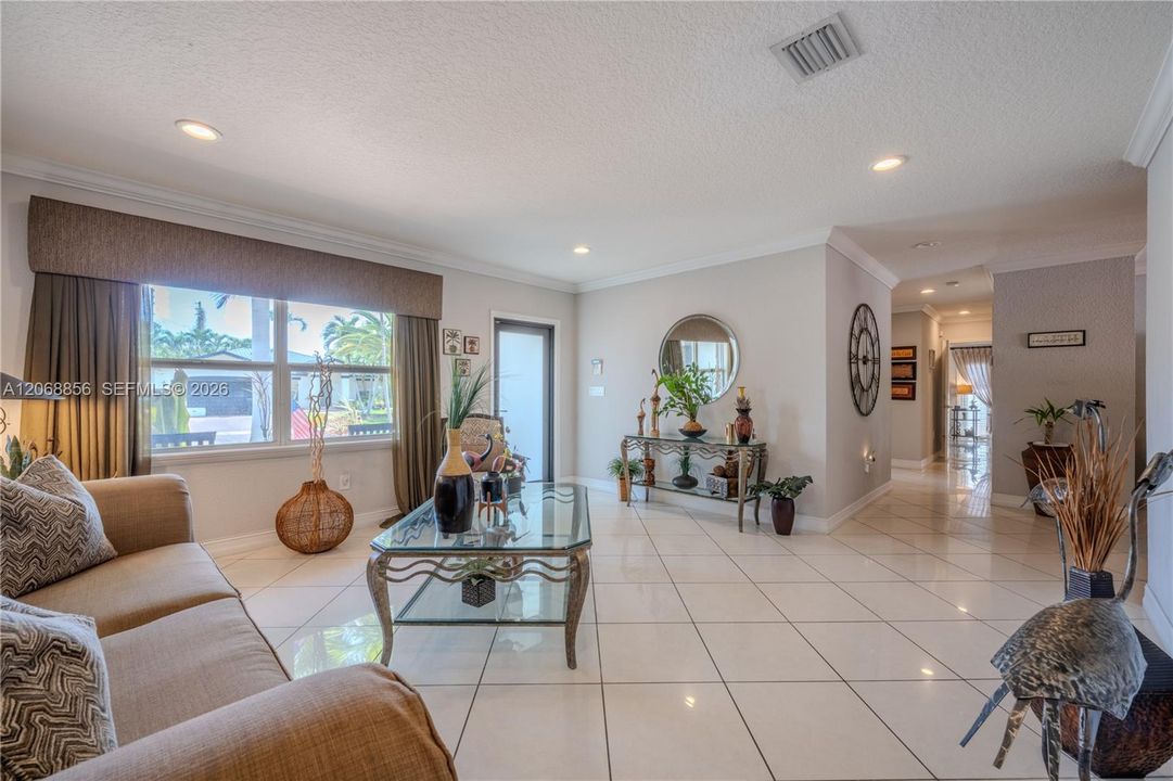 For Sale: $989,000 (4 beds, 3 baths, 2607 Square Feet)
