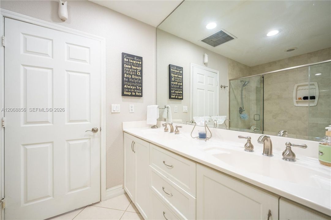 For Sale: $989,000 (4 beds, 3 baths, 2607 Square Feet)