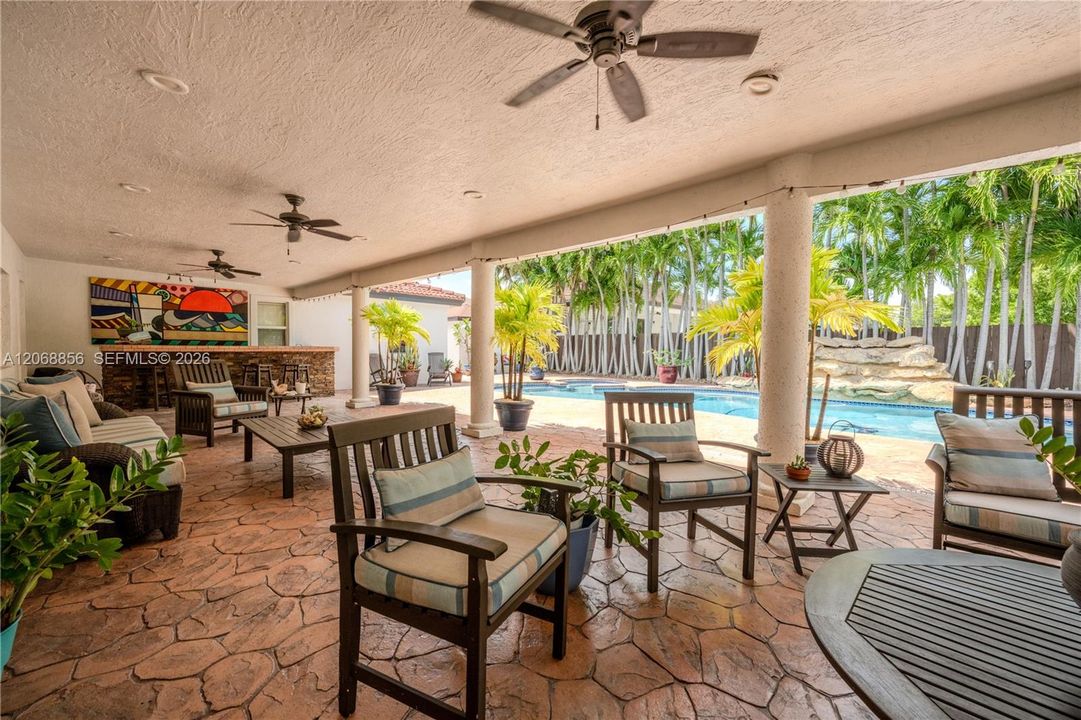 For Sale: $989,000 (4 beds, 3 baths, 2607 Square Feet)