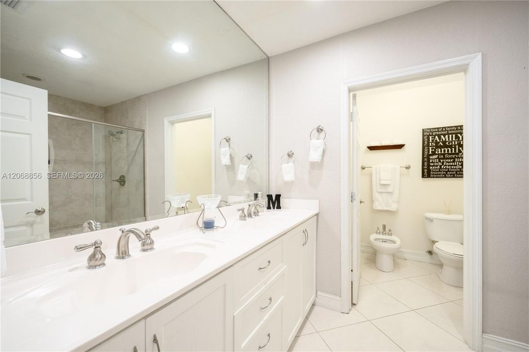For Sale: $989,000 (4 beds, 3 baths, 2607 Square Feet)