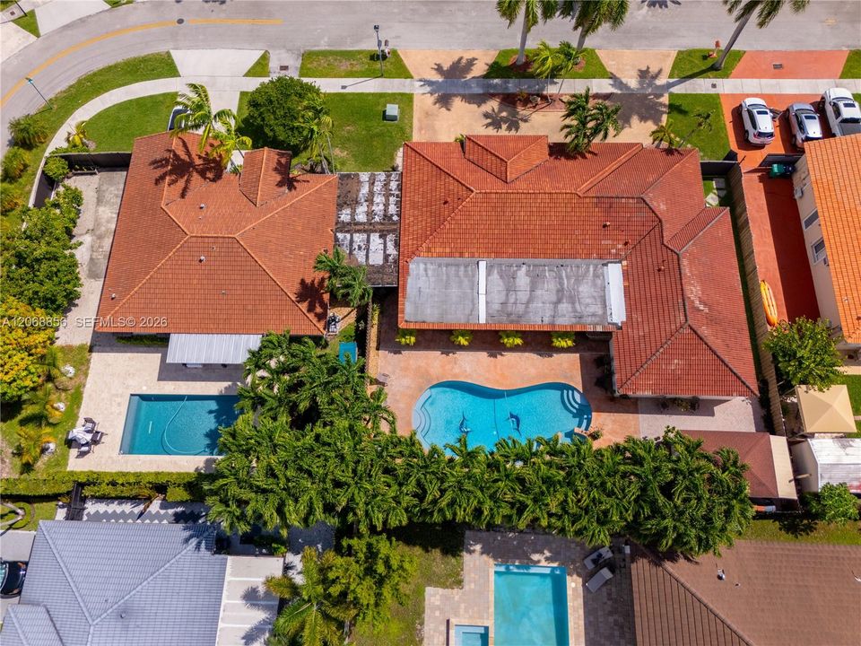 For Sale: $989,000 (4 beds, 3 baths, 2607 Square Feet)
